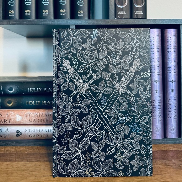 Bookish box Exclusive Signed Edition Untainted by Lilian T. James - Picture 4 of 15